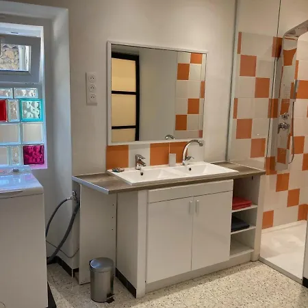 Pelissanne, Superbe Appartement Entierement Renove Exterior photo