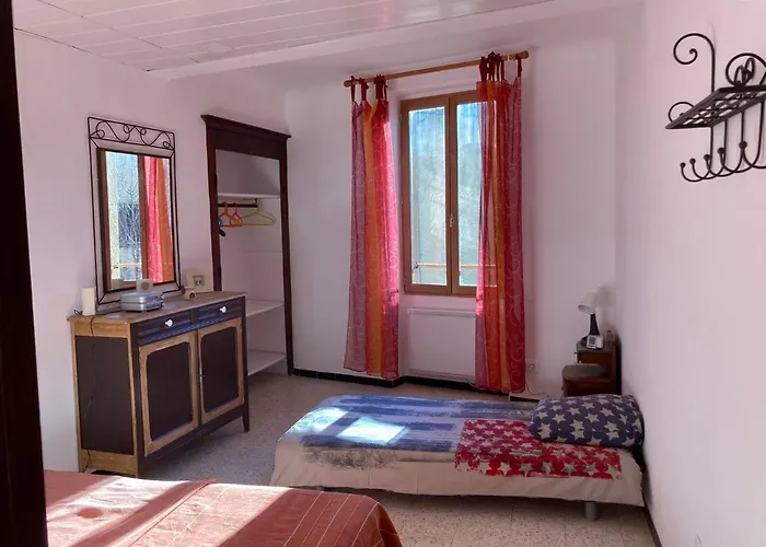 Pelissanne, Superbe Appartement Entierement Renove